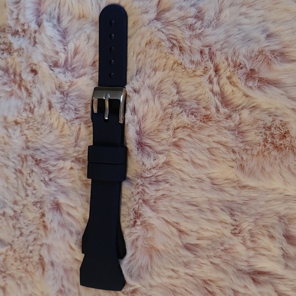 NWT Fitbit Silicone Replacement Straps 6 pack - Picture 5 of 11